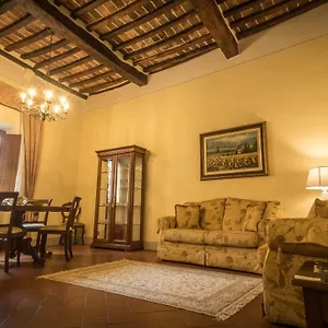 luxury-apartment-on-piazza-grande-montepulciano.it-tuscanyhotel.com/